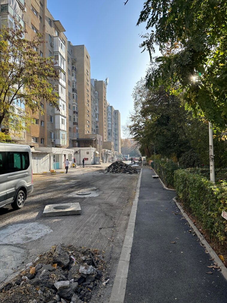 Kind reminder ca in sectorul 6, dar si in Bucuresti, masinile acopera asfalt nou dar oamenii stau in aceleasi blocuri nerenovate de cand au fost construite. Traiasca modelul Baluta