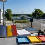 Limba română cere pașaport diplomatic ca să treacă Prutul fără traducător