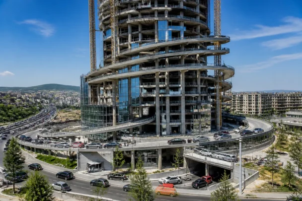 Clujul propune un turn de 160 de metri, ca să mute ambuteiajele la etaj