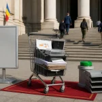 Guvernul Mureșan intră în perioada de probă, iar România așteaptă să vadă dacă se activează