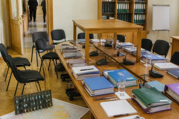 PNL începe discuțiile pentru majoritate, după ce găsește în sfârșit sala de ședințe