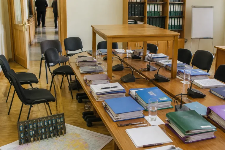 PNL începe discuțiile pentru majoritate, după ce găsește în sfârșit sala de ședințe