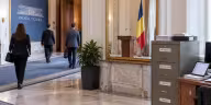 Luca Niculescu va conduce Guvernul după ce fiecare partid își verifică reflexia în protocol